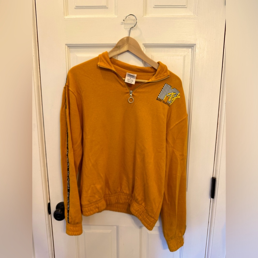 Yellow/mustard cropped sweatshirt. MTV size medium.